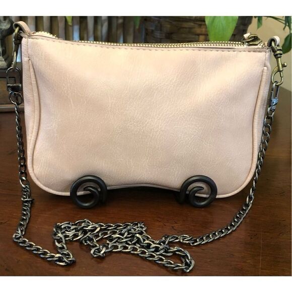 UNBRANDED - Textured Faux Leather Crossbody in Blush Pink. New Gunmetal Chain - Picture 9 of 14